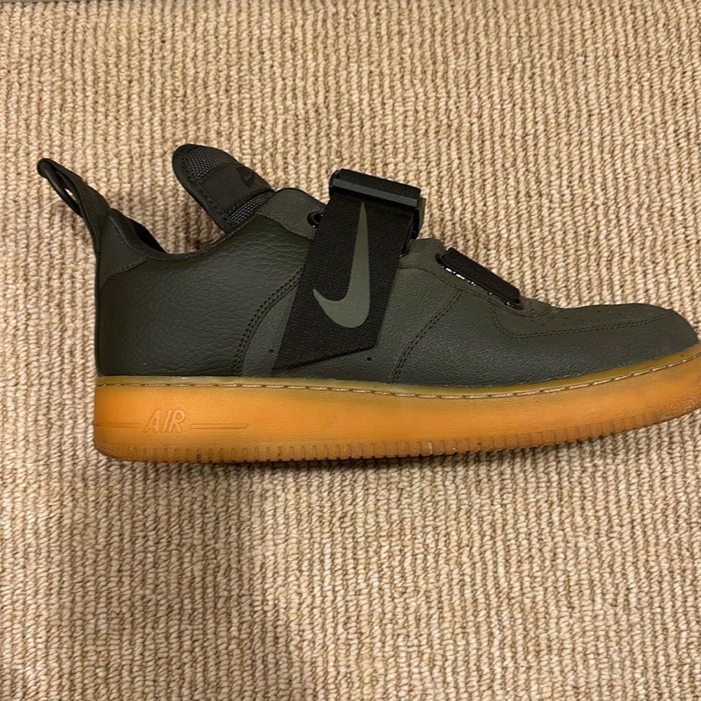 nike air force 1 utility sequoia green gum 11.5